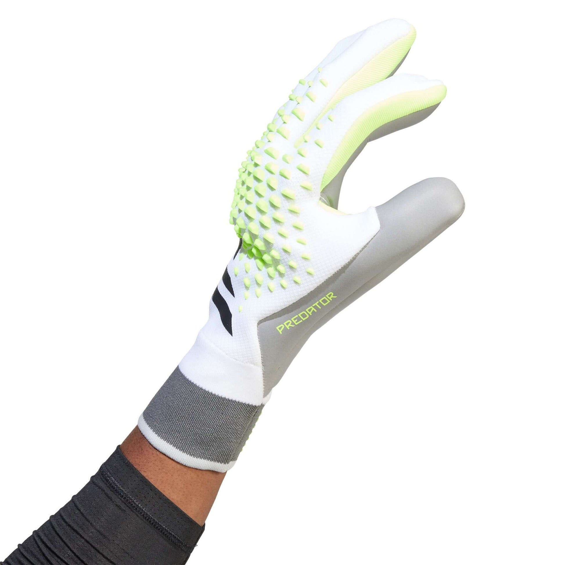 Predator Pro Fingersave Goalkeeper Gloves | EvangelistaSports.com | Canada's Premiere Soccer Store